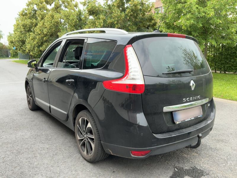 Renault Grand Scenic 1.6 dCi BOSE Edition 2014 – снимка 6