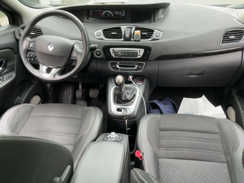 Renault Grand Scenic 1.6 dCi BOSE Edition 2014 – снимка 17