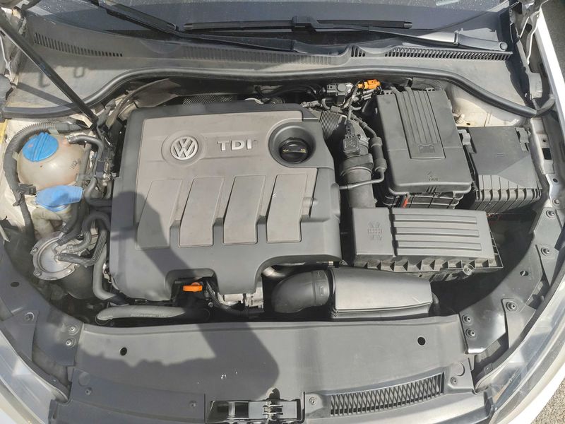 Volkswagen Golf VI 1.6 TDI Advance BlueMotion Tech 2011 – снимка 8
