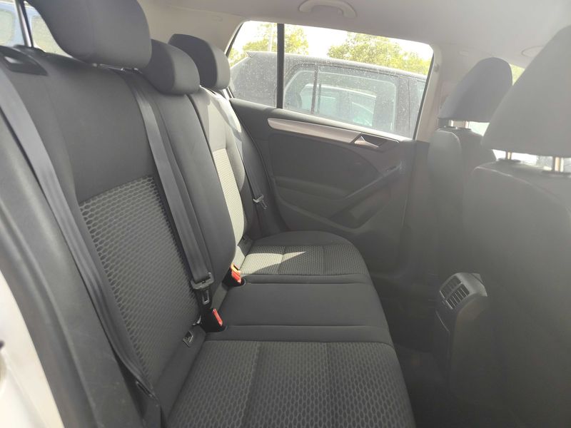 Volkswagen Golf VI 1.6 TDI Advance BlueMotion Tech 2011 – снимка 13