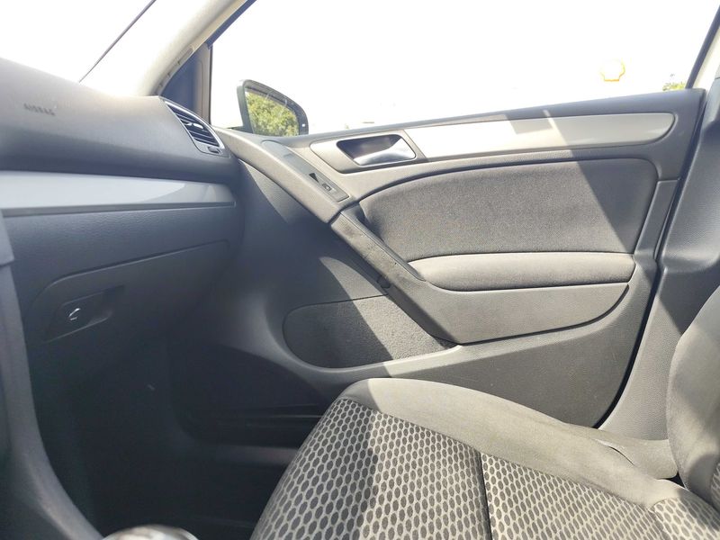 Volkswagen Golf VI 1.6 TDI Advance BlueMotion Tech 2011 – снимка на щета