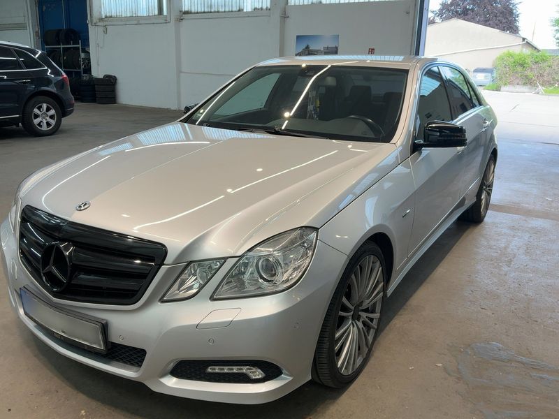 Mercedes-Benz E-Klasse E 200 CGI BlueEfficiency Avantgarde 2009 – снимка 1