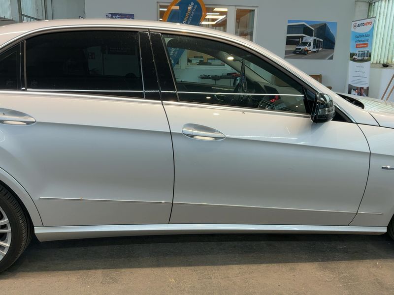 Mercedes-Benz E-Klasse E 200 CGI BlueEfficiency Avantgarde 2009 – снимка 10