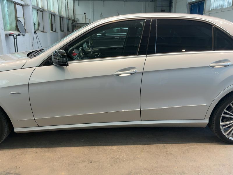 Mercedes-Benz E-Klasse E 200 CGI BlueEfficiency Avantgarde 2009 – снимка 4