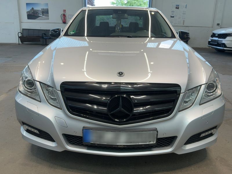Mercedes-Benz E-Klasse E 200 CGI BlueEfficiency Avantgarde 2009 – снимка 14