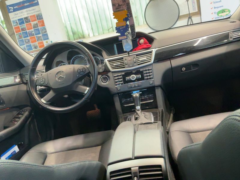 Mercedes-Benz E-Klasse E 200 CGI BlueEfficiency Avantgarde 2009 – снимка 17