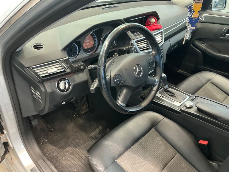 Mercedes-Benz E-Klasse E 200 CGI BlueEfficiency Avantgarde 2009 – снимка 21