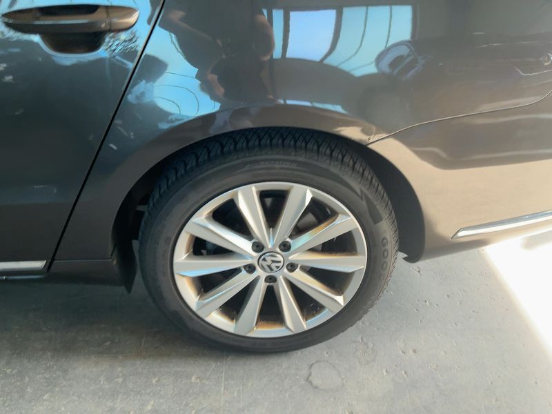 Volkswagen Passat 2.0 TDI Highline BlueMotion Tech 2013 – снимка 18