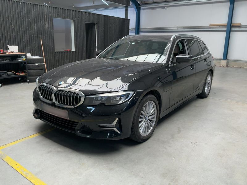 BMW 3er 330e Luxury Line 2021 – снимка 1