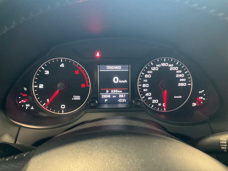 Audi Q5 2.0 TDI quattro S line 2011 – снимка 19