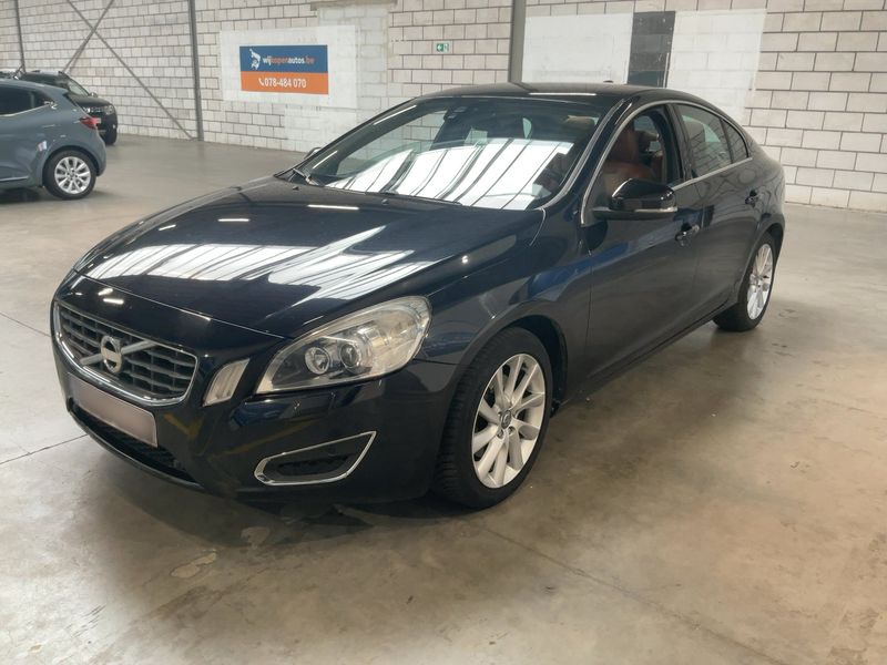 Volvo S60 2.0 D4 Momentum 2011 – снимка 2