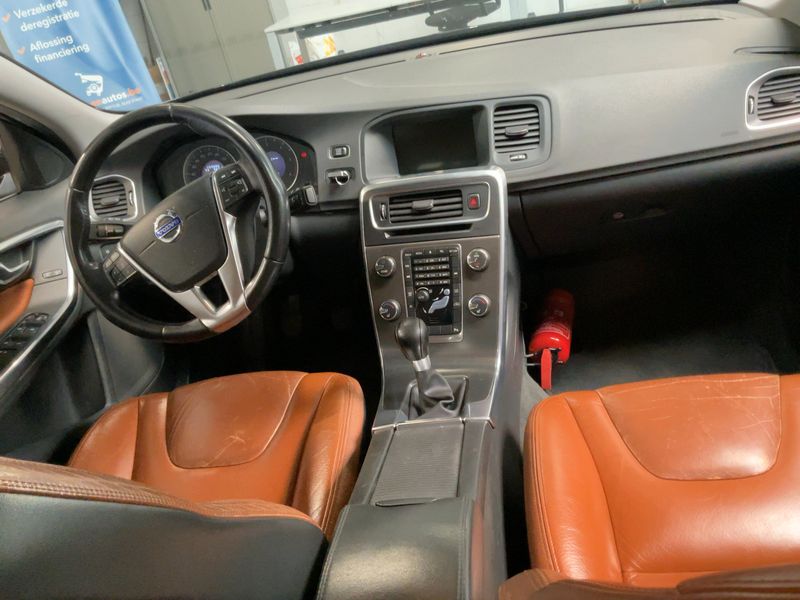 Volvo S60 2.0 D4 Momentum 2011 – снимка 17