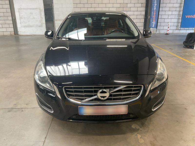 Volvo S60 2.0 D4 Momentum 2011 – снимка 14