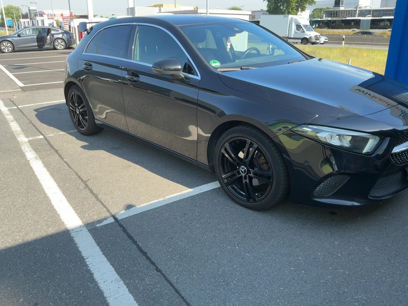 Mercedes-Benz A-Klasse A 180 d 2019 – снимка 12