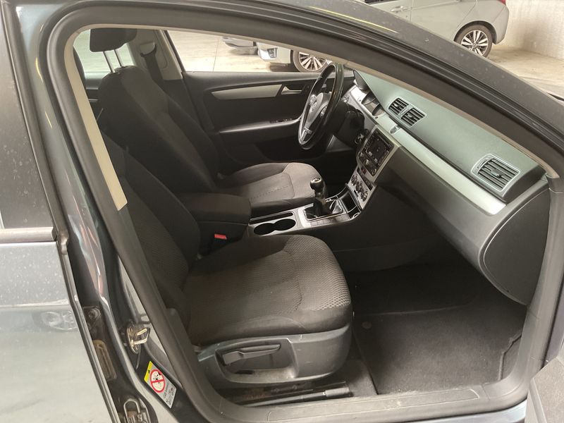 Volkswagen Passat 1.6 TDI Trendline BlueMotion Tech 2012 – снимка 3