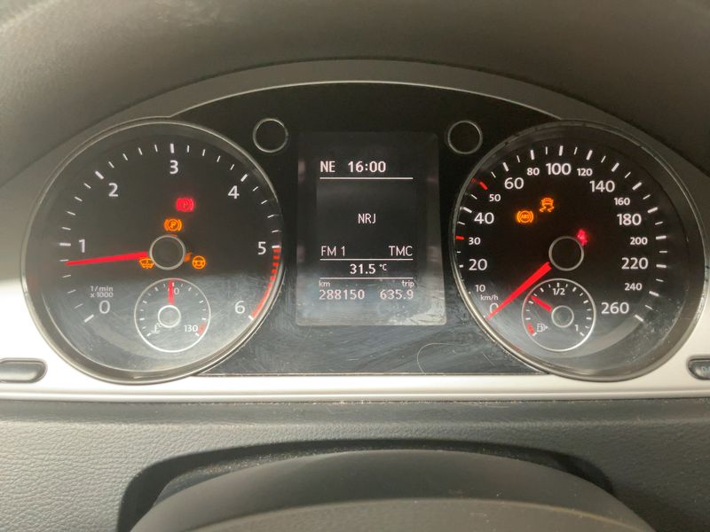 Volkswagen Passat 1.6 TDI Trendline BlueMotion Tech 2012 – снимка 4