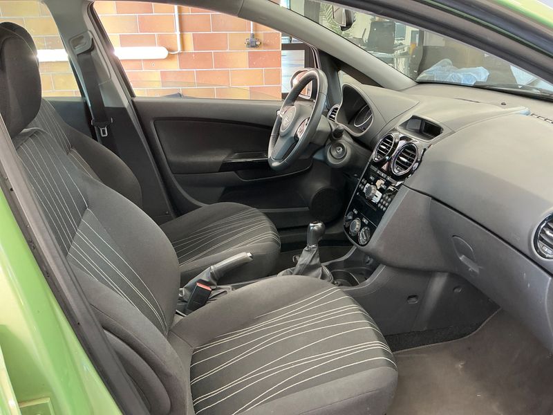 Opel Corsa 1.4 Edition "111 Jahre" 2010 – снимка 3