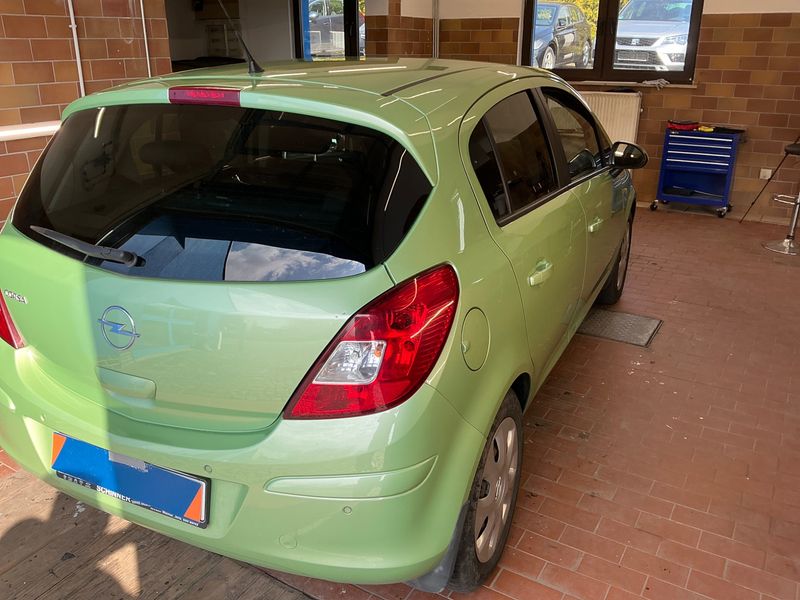 Opel Corsa 1.4 Edition "111 Jahre" 2010 – снимка 2