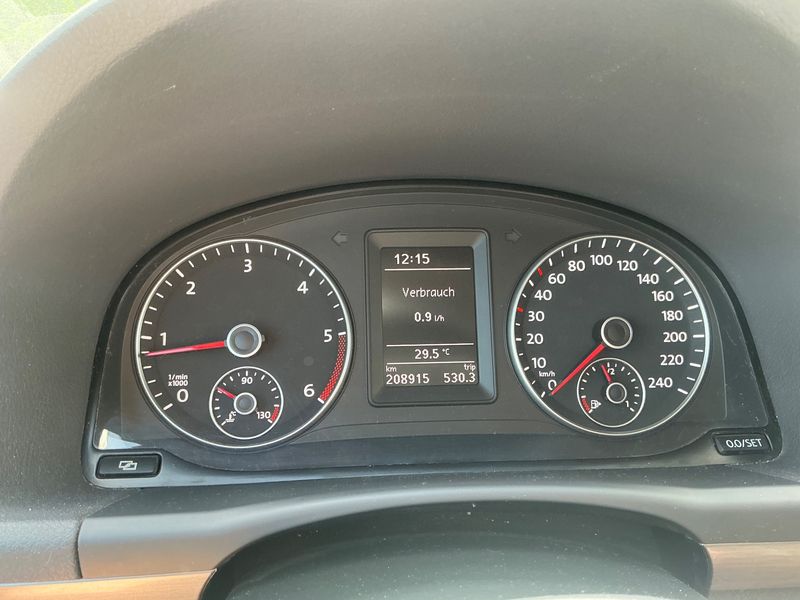 Volkswagen Touran 1.6 TDI Comfortline 2011 – снимка 19