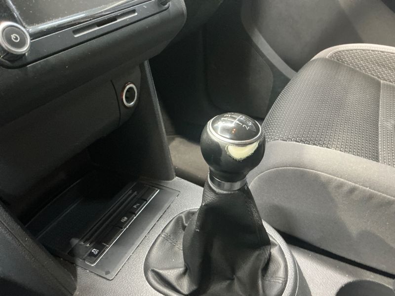 Volkswagen Touran 1.6 TDI Comfortline 2011 – снимка на щета 46