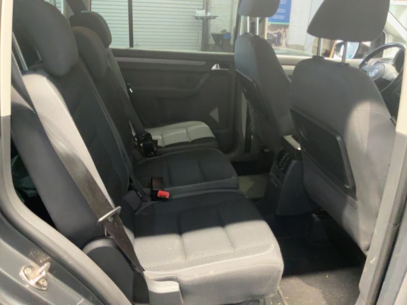 Volkswagen Touran 1.6 TDI Comfortline 2011 – снимка 20