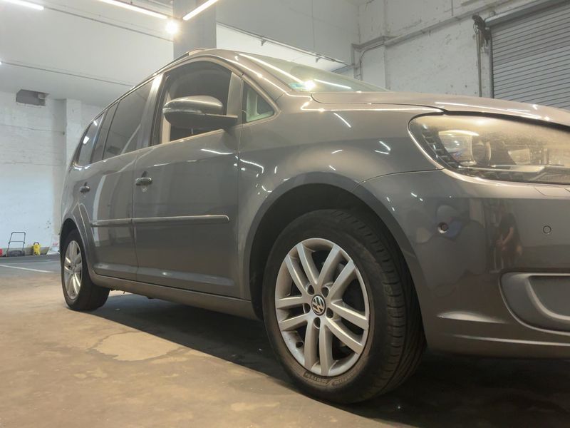 Volkswagen Touran 1.6 TDI Comfortline 2011 – снимка на щета 12