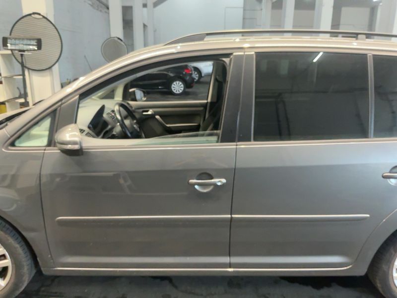 Volkswagen Touran 1.6 TDI Comfortline 2011 – снимка на щета 4
