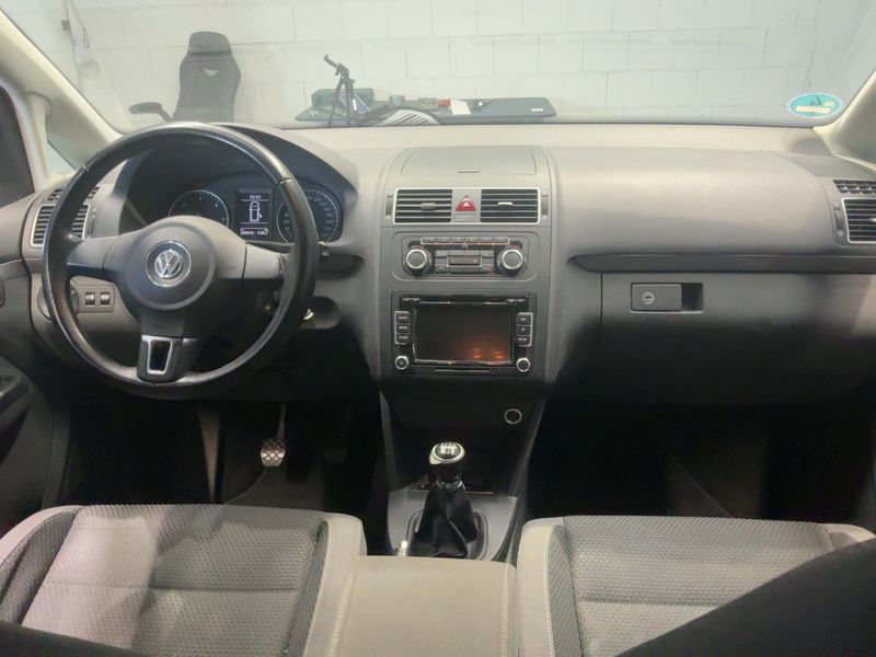 Volkswagen Touran 1.6 TDI Comfortline 2011 – снимка 18
