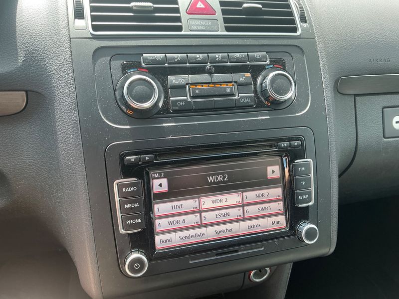 Volkswagen Touran 1.6 TDI Comfortline 2011 – снимка 36