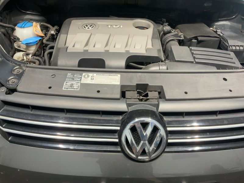 Volkswagen Touran 1.6 TDI Comfortline 2011 – снимка 39