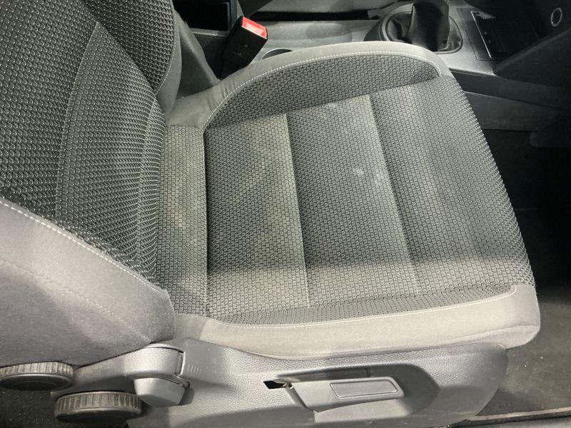 Volkswagen Touran 1.6 TDI Comfortline 2011 – снимка на щета 48