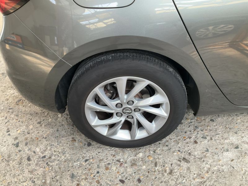 Opel Astra 1.2 Turbo Edition Start/Stop 2021 – снимка 9