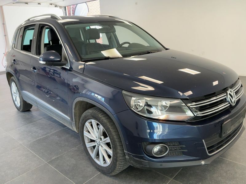 Volkswagen Tiguan 1.4 TSI Sport & Style BlueMotion Tech 2015 – снимка 12