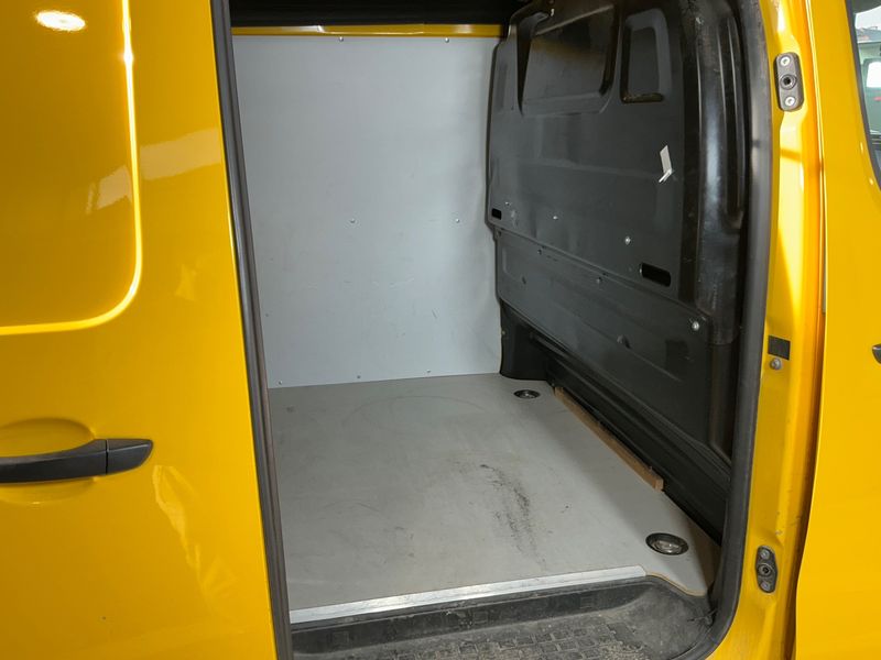 Peugeot Expert 1.5 Blue-HDi Pro Long 2020 – снимка 19