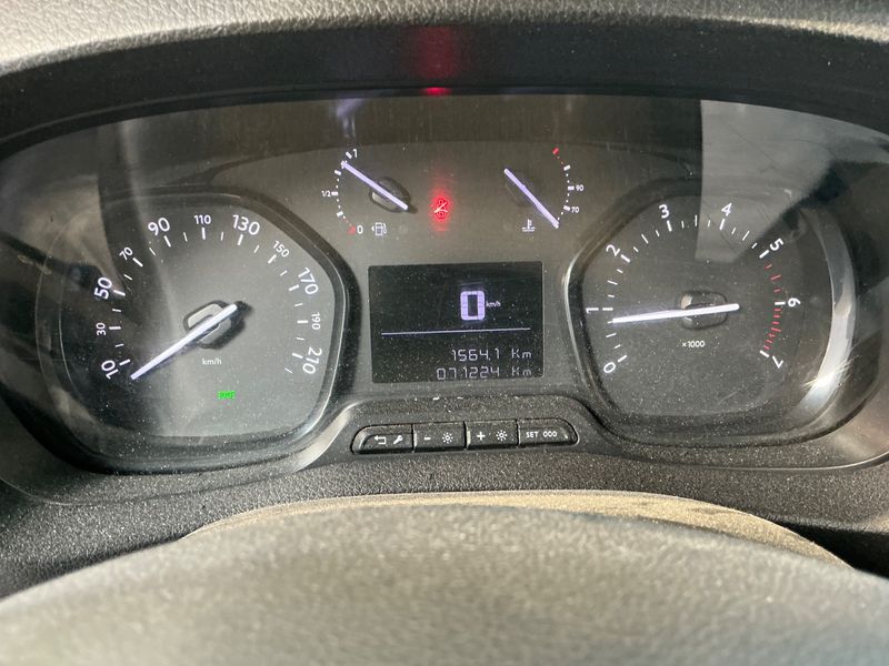 Peugeot Expert 1.5 Blue-HDi Pro Long 2020 – снимка 18