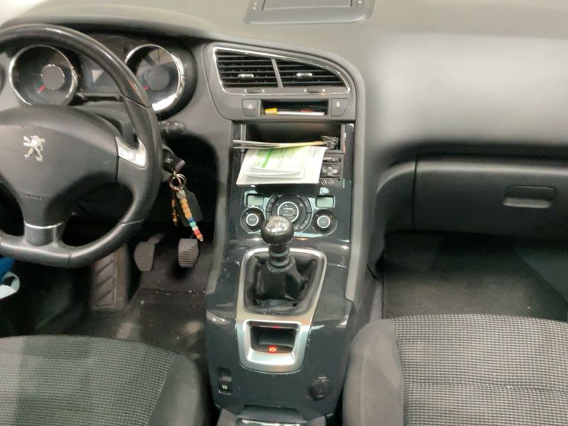 Peugeot 5008 1.6 HDi Style 2015 – снимка 17