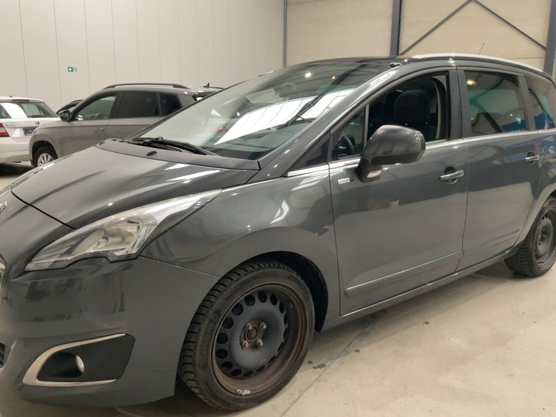 Peugeot 5008 1.6 HDi Style 2015 – снимка 2