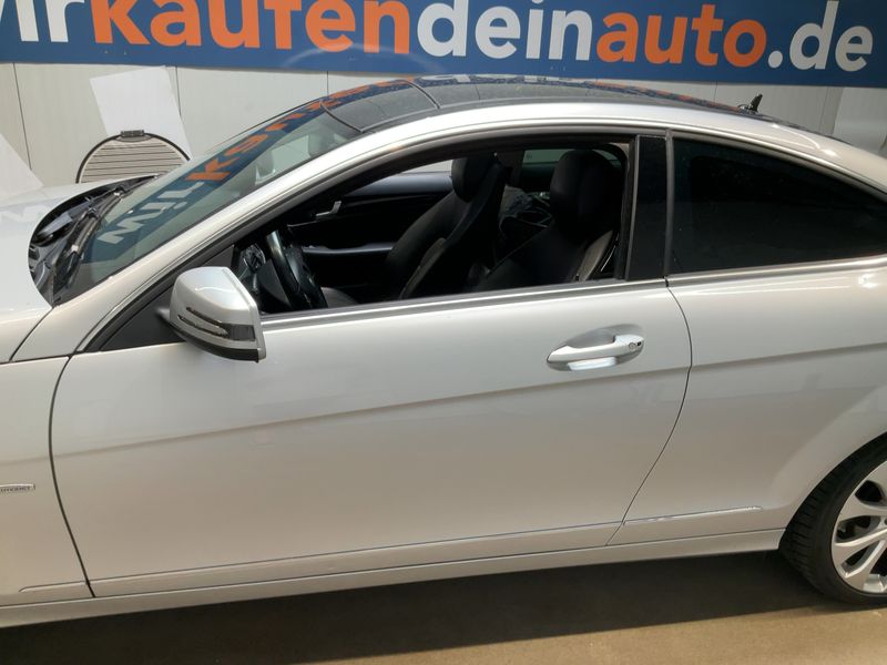 Mercedes-Benz C-Klasse C 220 CDI BlueEfficiency 2012 – снимка 4