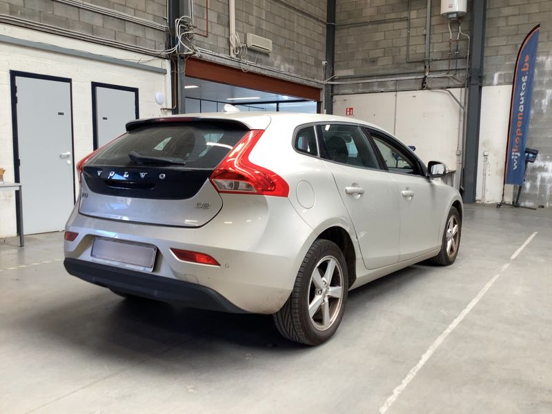 Volvo V40 2.0 D2 Kinetic 2017 – снимка 8