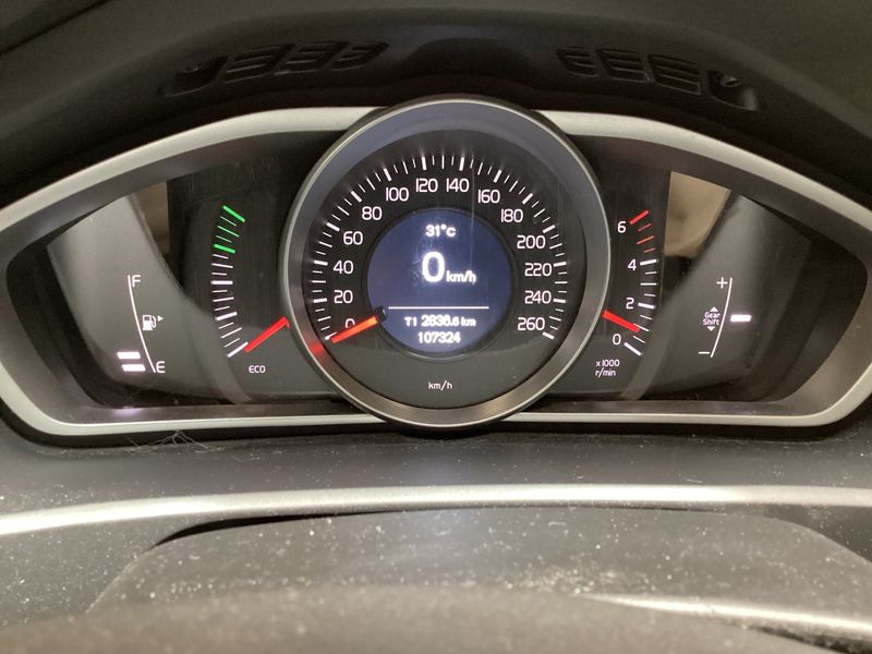Volvo V40 2.0 D2 Kinetic 2017 – снимка 18