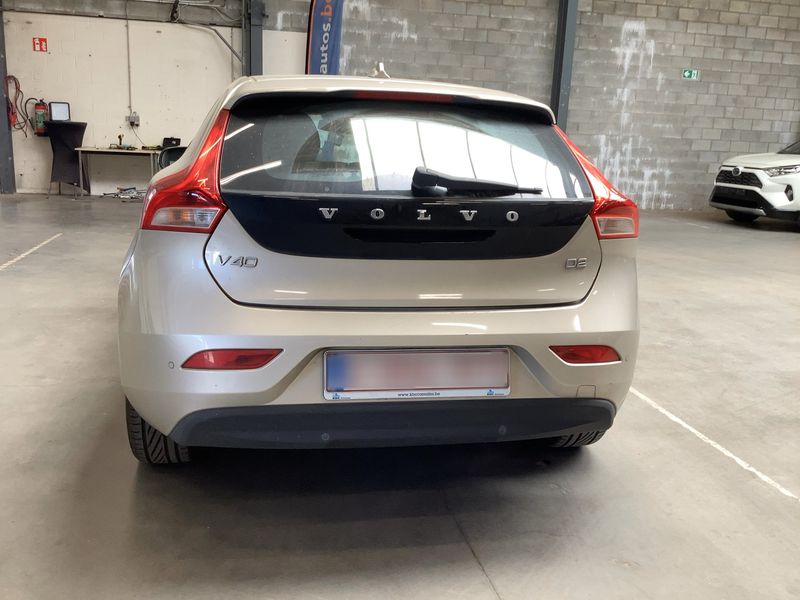 Volvo V40 2.0 D2 Kinetic 2017 – снимка 7