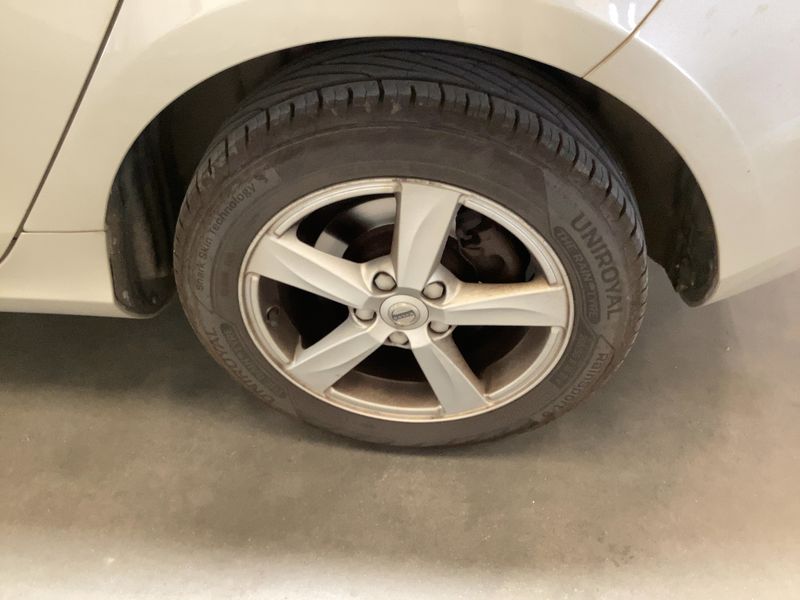Volvo V40 2.0 D2 Kinetic 2017 – снимка 5