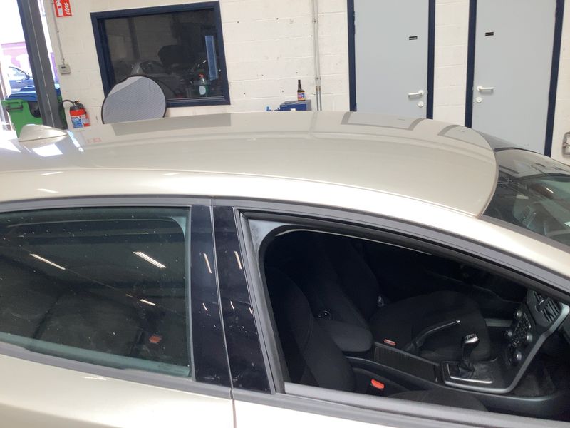 Volvo V40 2.0 D2 Kinetic 2017 – снимка 13