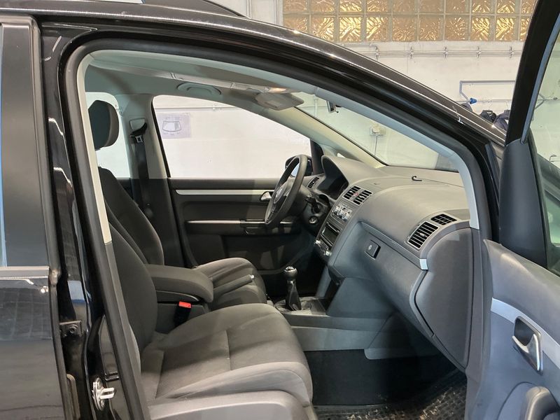 Volkswagen Touran 1.2 TSI Trendline 2010 – снимка 3