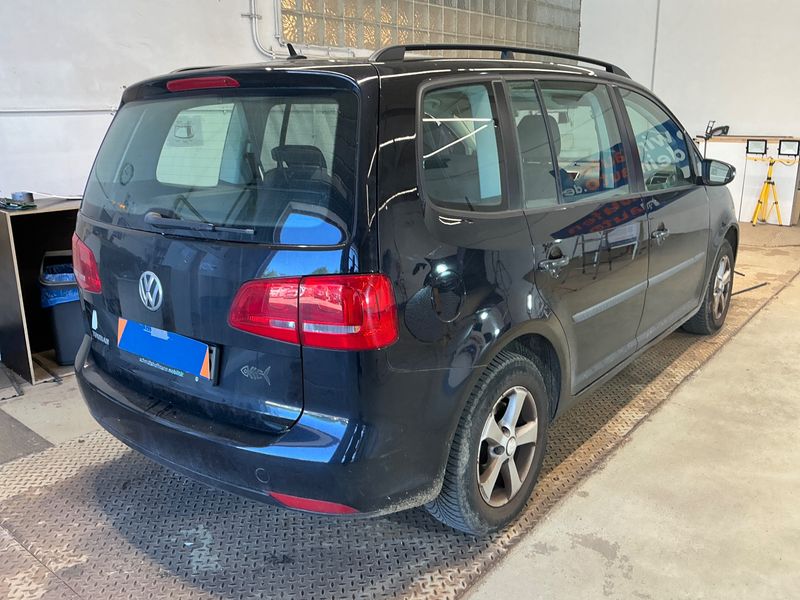 Volkswagen Touran 1.2 TSI Trendline 2010 – снимка 2