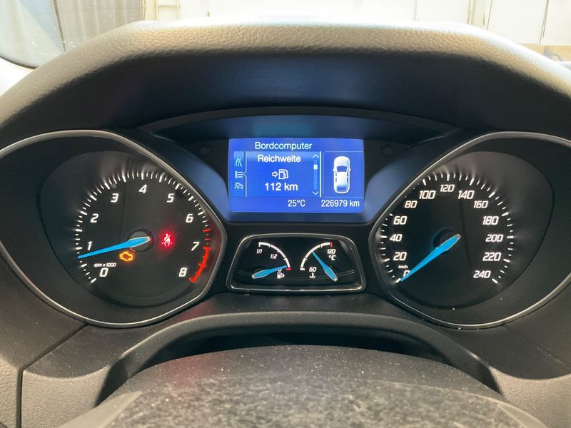 Ford Focus 1.0 EcoBoost Champions Edition 2012 – снимка 4