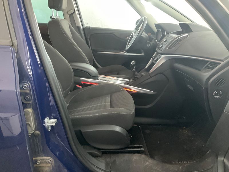 Opel Zafira Tourer 1.6 CDTI DPF Edition 2014 – снимка 3