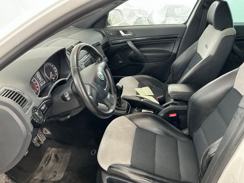 Skoda Octavia 2.0 TDI RS 2012 – снимка 3