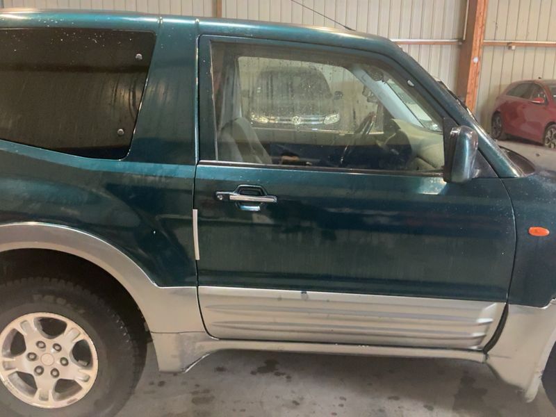 Mitsubishi Pajero 3.2 DI-D Elegance 2000 – снимка 10