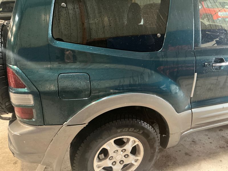 Mitsubishi Pajero 3.2 DI-D Elegance 2000 – снимка 23